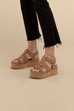 Load image into Gallery viewer, AMENDA-S Platform Sandal Wedge
